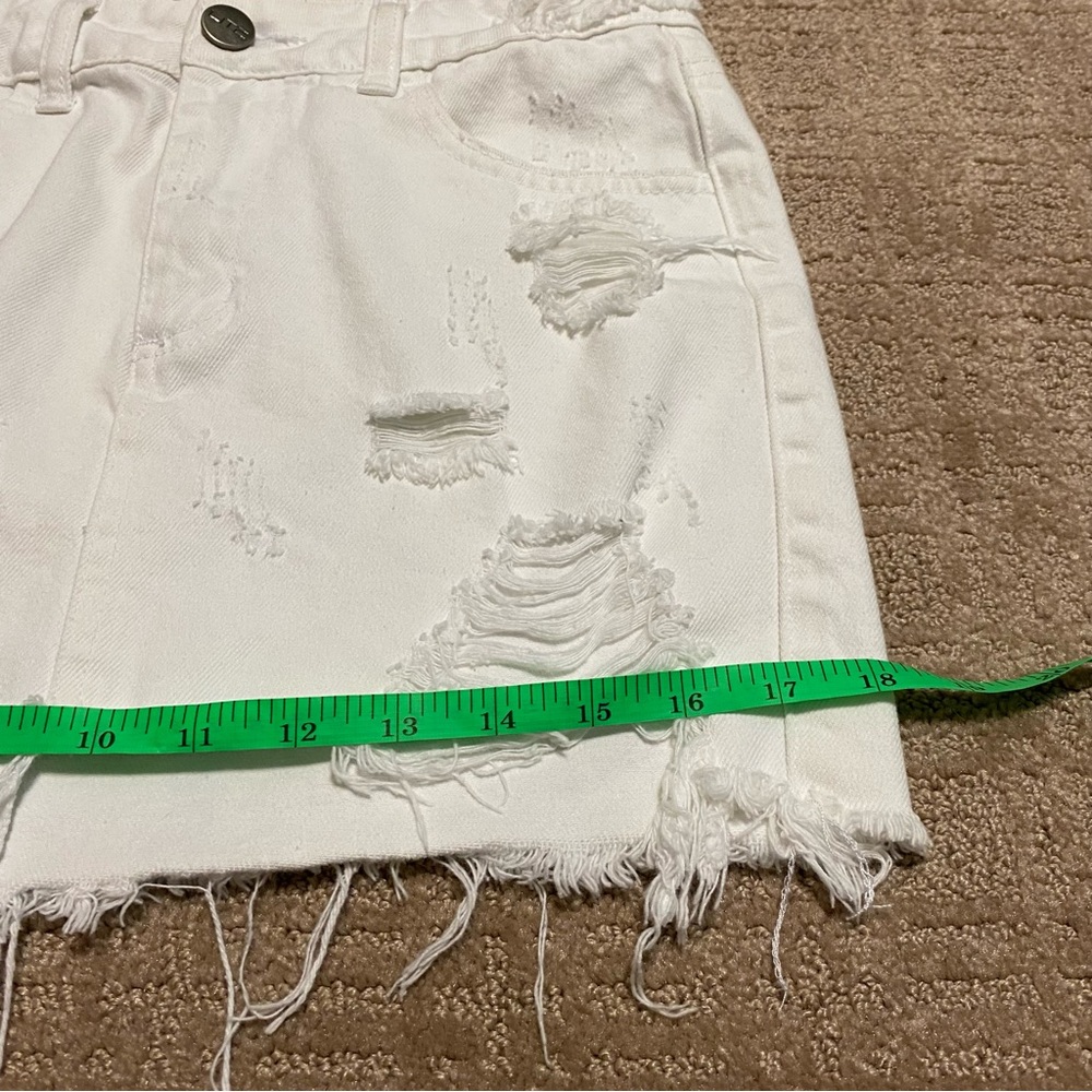 {LITZ} White Distressed Frayed Hem Denim Mini Skirt ~ Size Small - Picture 14 of 16